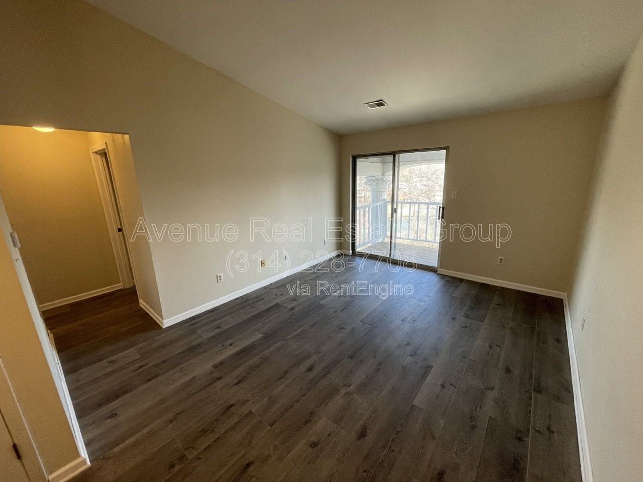 1231 Creve Coeur Crossing Ln #I - Photo 3 of 21