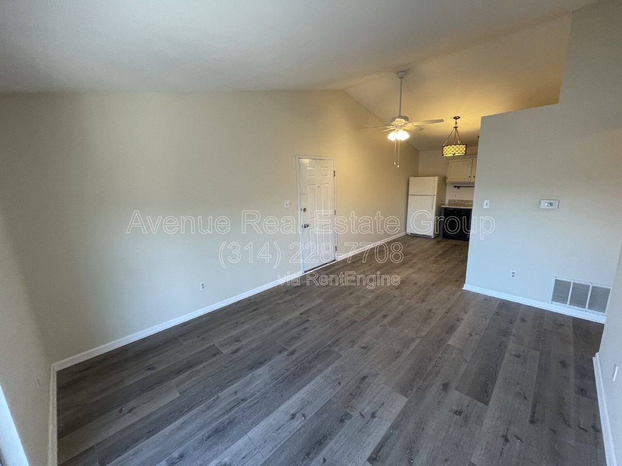 1231 Creve Coeur Crossing Ln #I - Photo 4 of 21