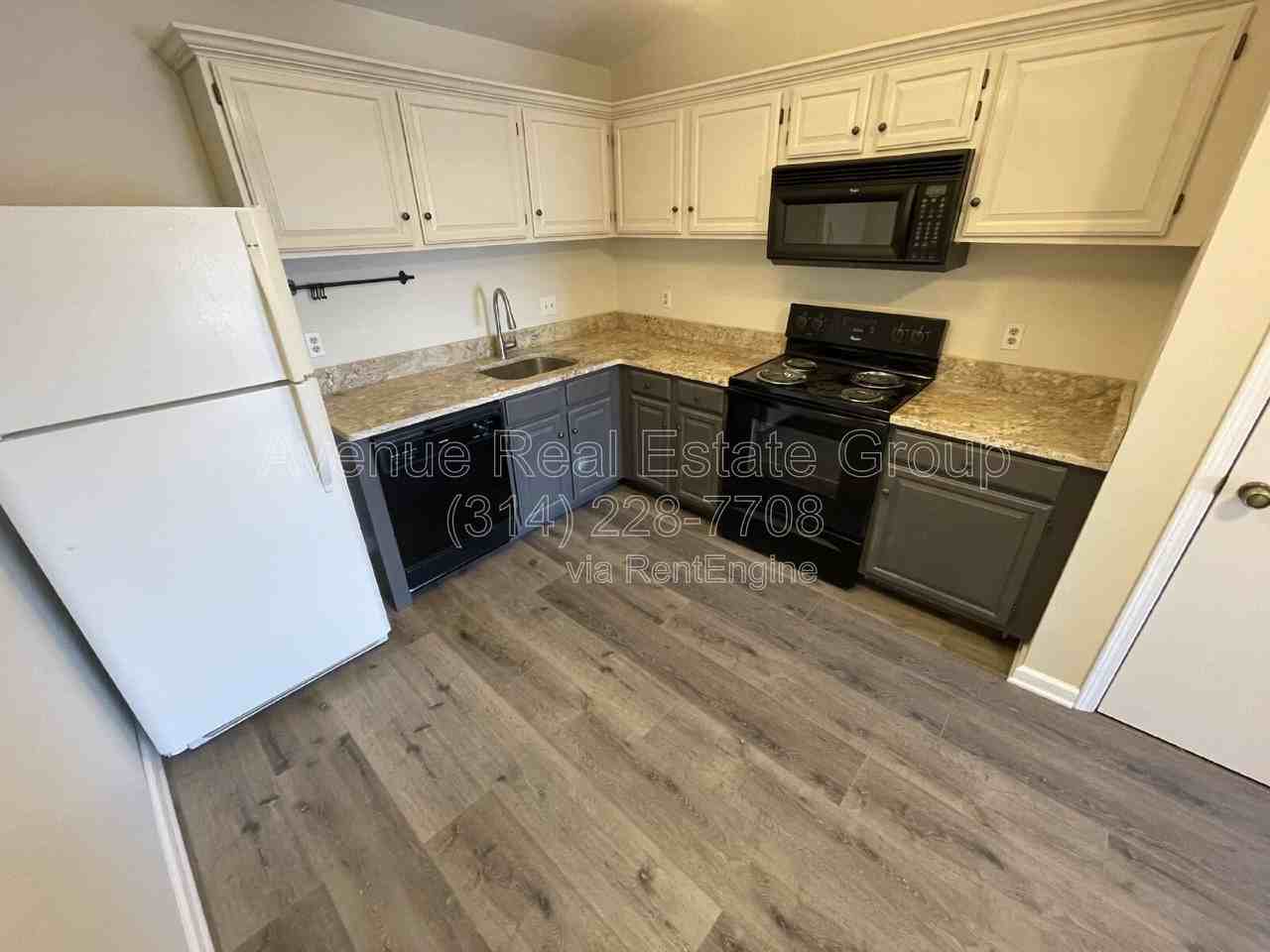 1231 Creve Coeur Crossing Ln #I - Photo 7 of 21