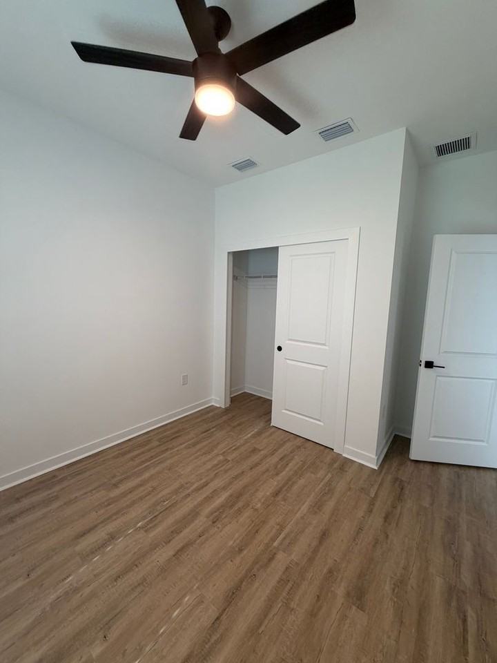 214 Ichabod Ave - Photo 4 of 37
