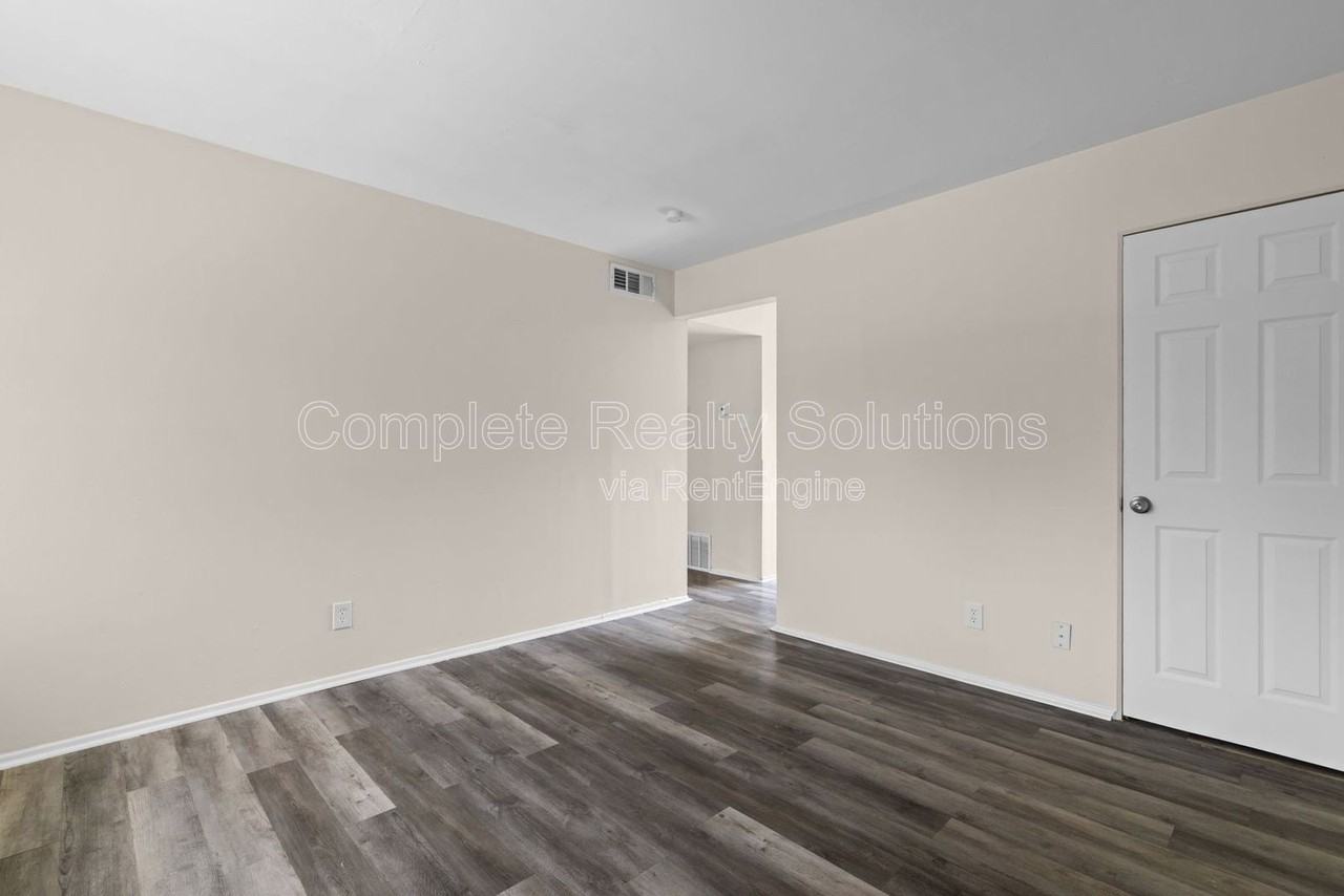 2323 Woodson Rd #I - Photo 4 of 17