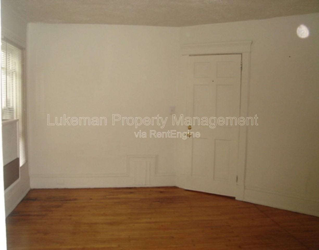 301 Douglas Ave #3 - Photo 4 of 7