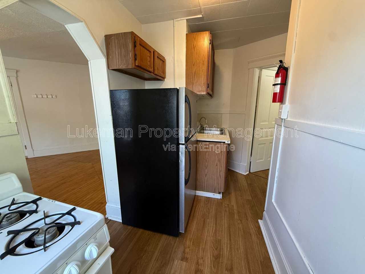 301 Douglas Ave #3 - Photo 5 of 7