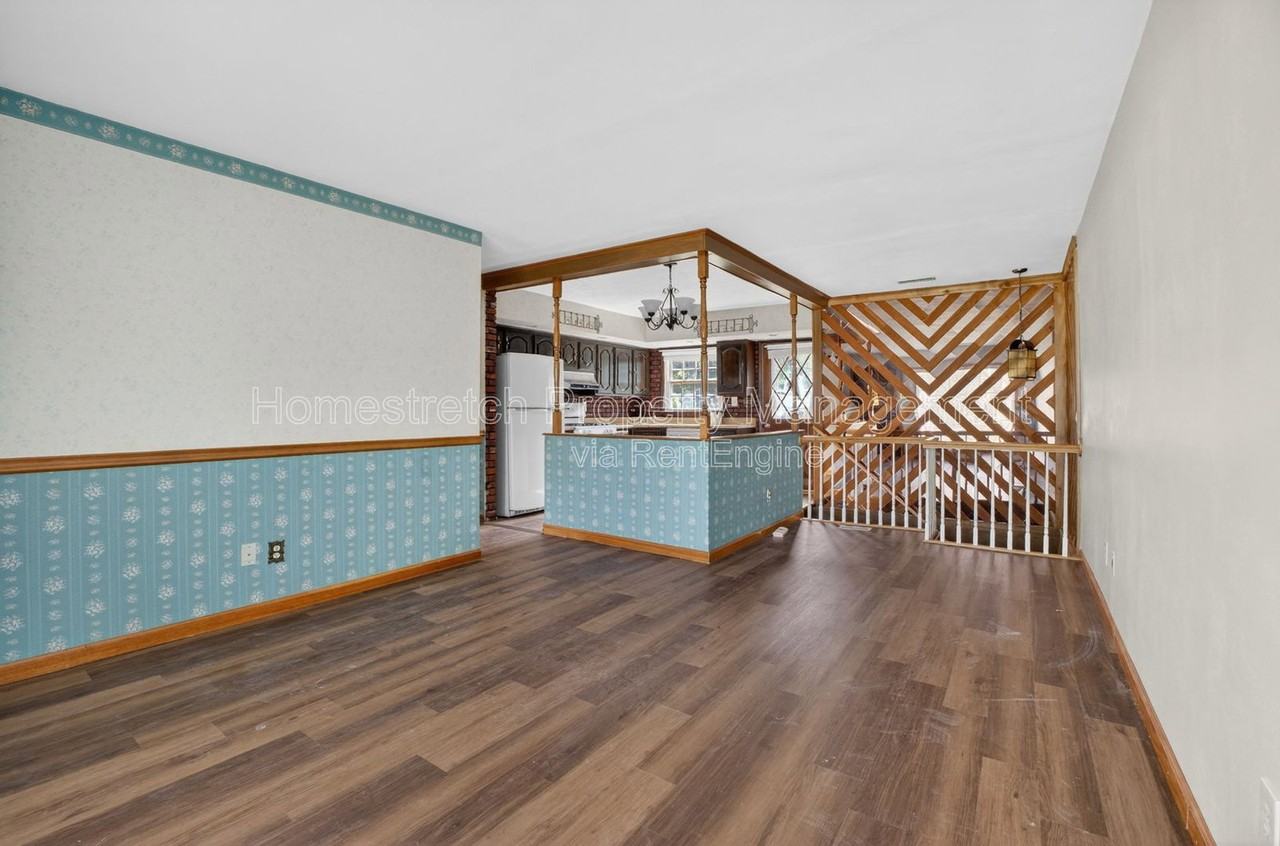 10527 Prestwick Dr - Photo 6 of 35