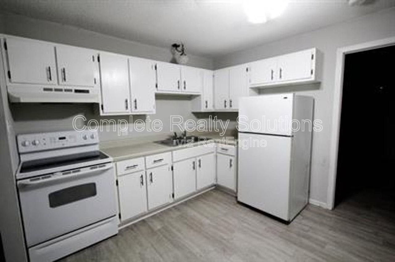 790 Country Aire Ct #205 - Photo 2 of 9