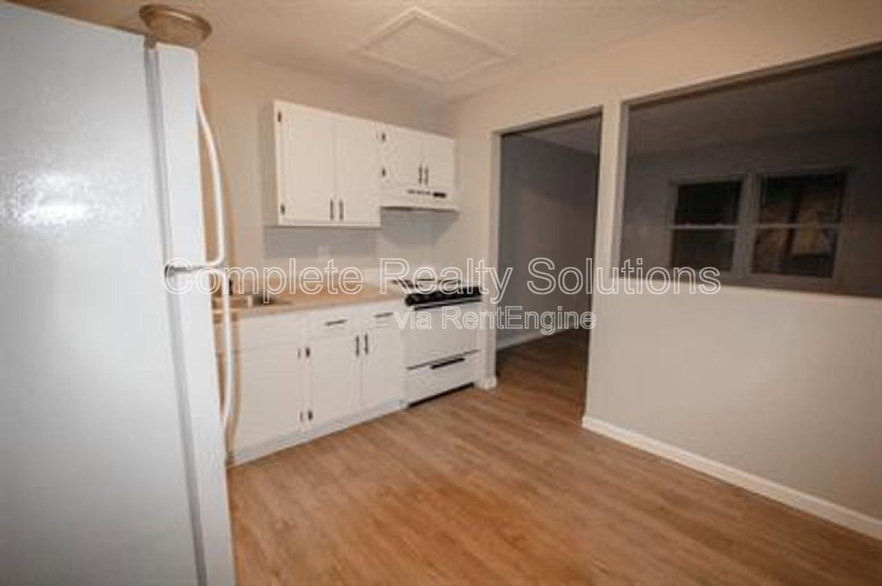 790 Country Aire Ct #205 - Photo 3 of 9