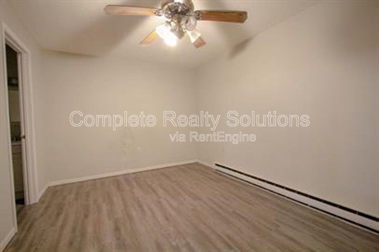 790 Country Aire Ct #205 - Photo 4 of 9