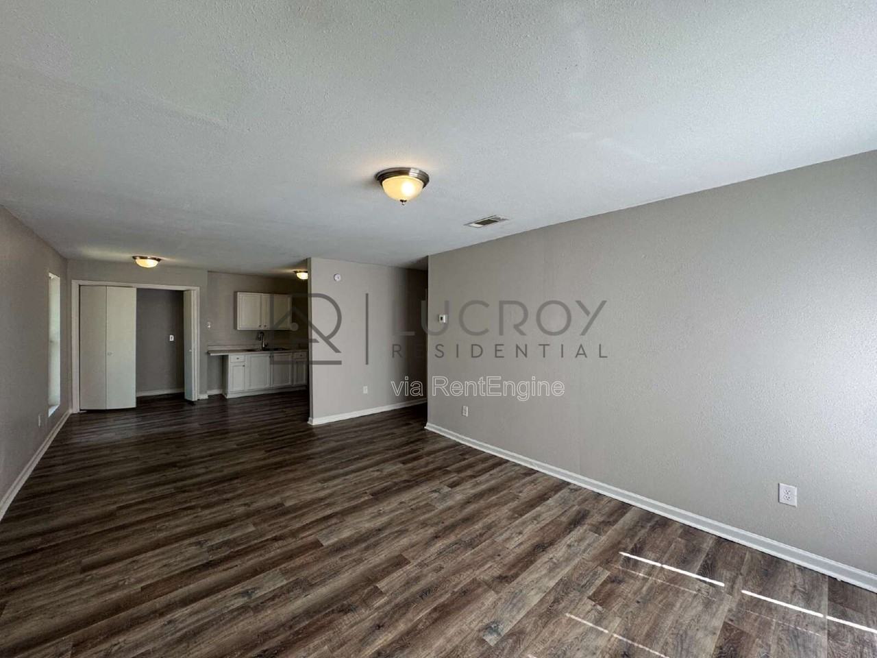 227 Lawrence Rd - Photo 2 of 9