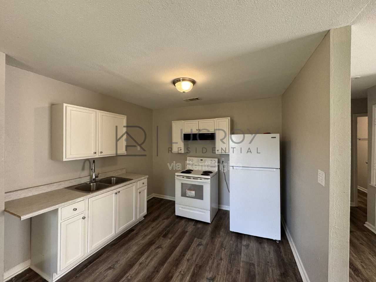 227 Lawrence Rd - Photo 4 of 9