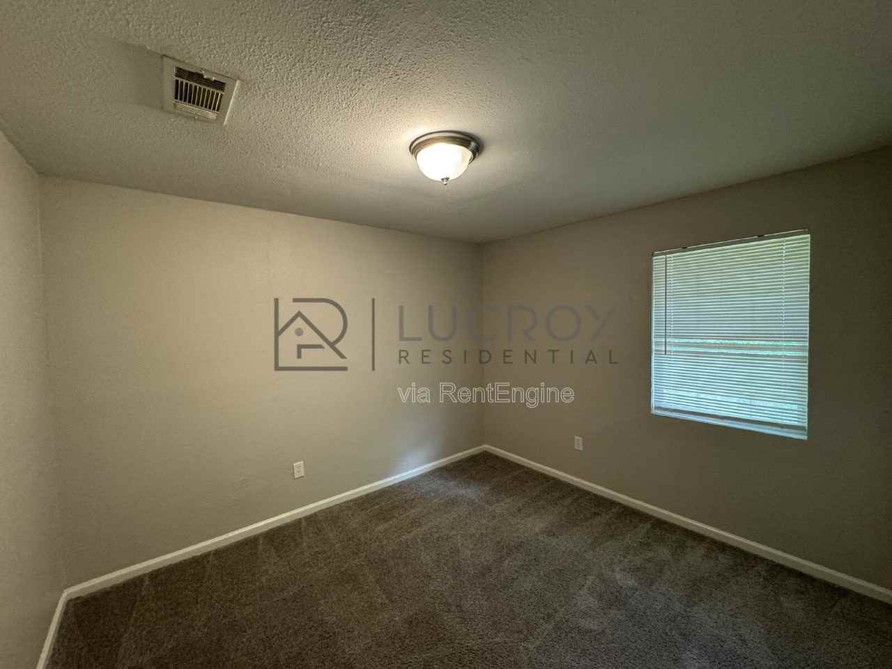 227 Lawrence Rd - Photo 5 of 9