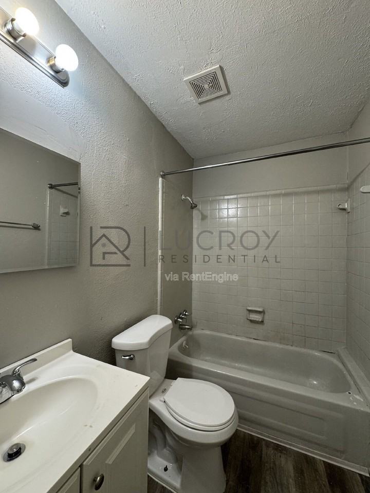 227 Lawrence Rd - Photo 7 of 9