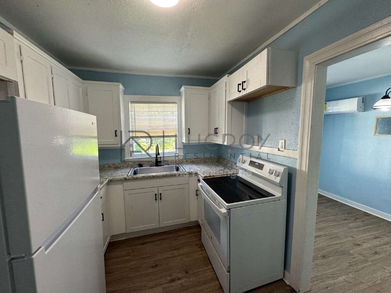 1816 Kenmore Dr - Photo 3 of 12