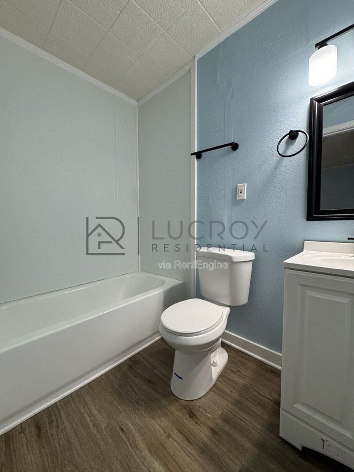 1816 Kenmore Dr - Photo 5 of 12