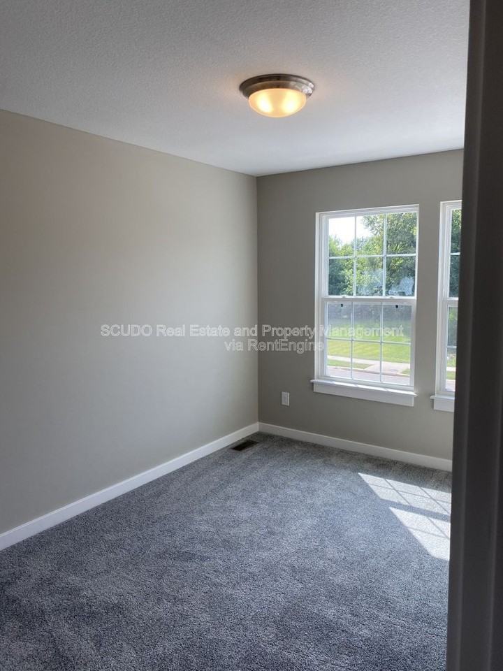 336 N 4th Ter - Photo 7 of 17