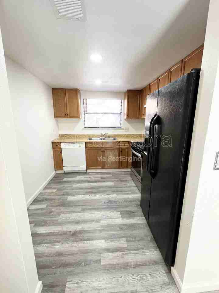 244 W 19th St #B - Photo 4 of 10