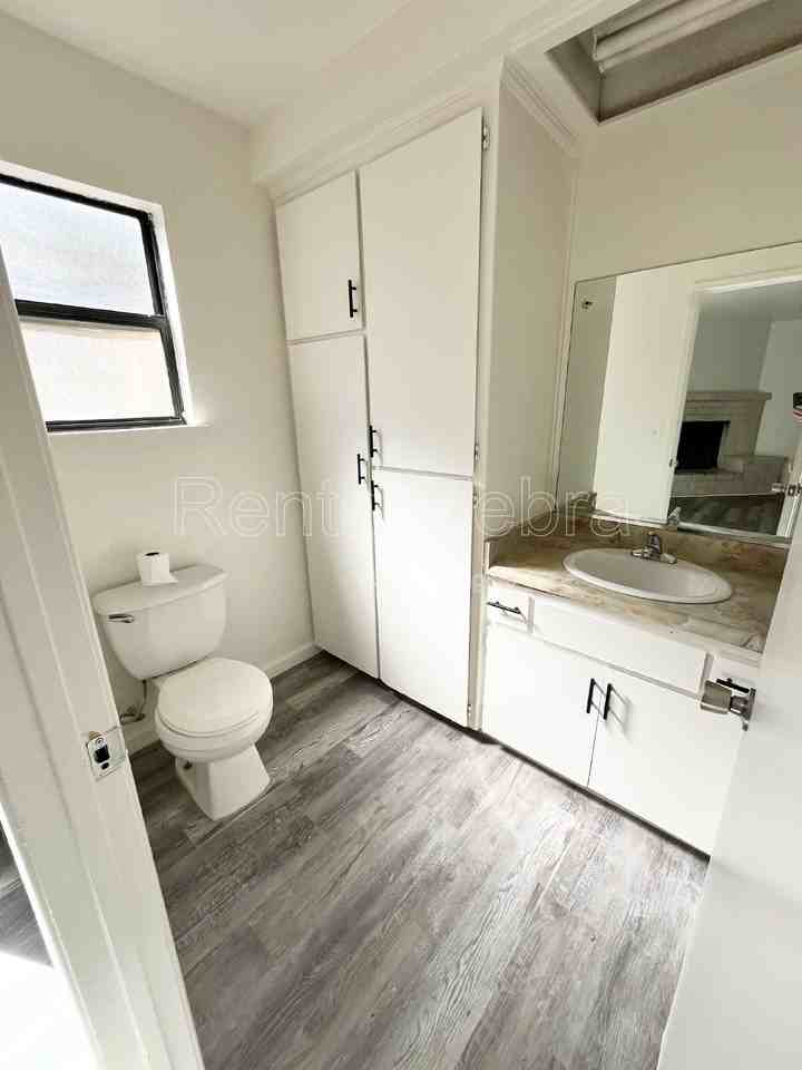 244 W 19th St #B - Photo 5 of 10