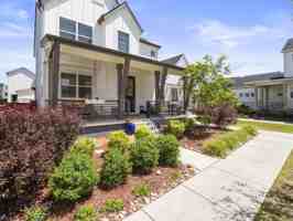 featured image of 5988 Fulton St