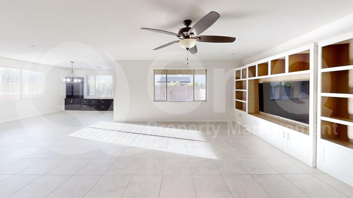 20148 E Broadmoor Trl - Photo 3 of 32