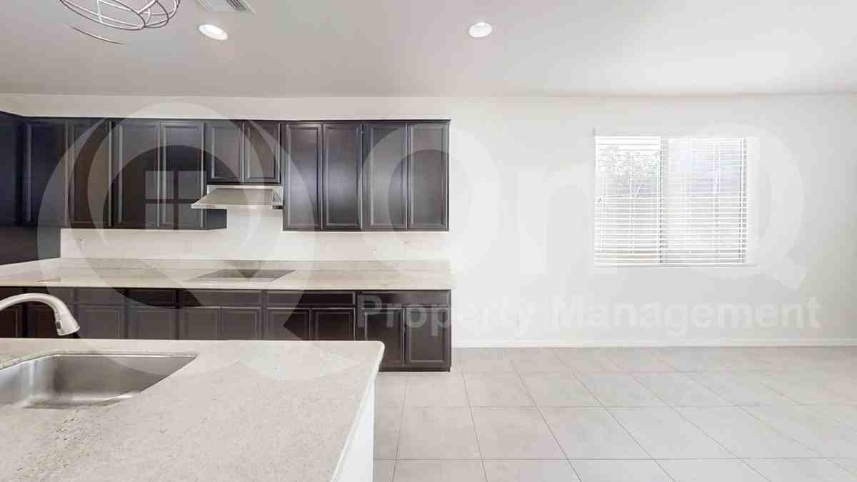 20148 E Broadmoor Trl - Photo 5 of 32