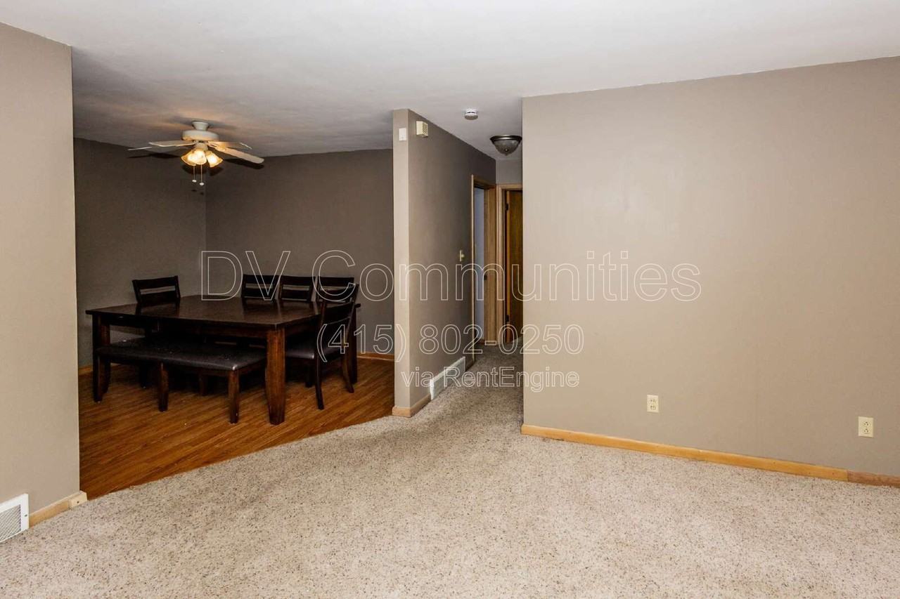 2421 12th St - Photo 5 of 19