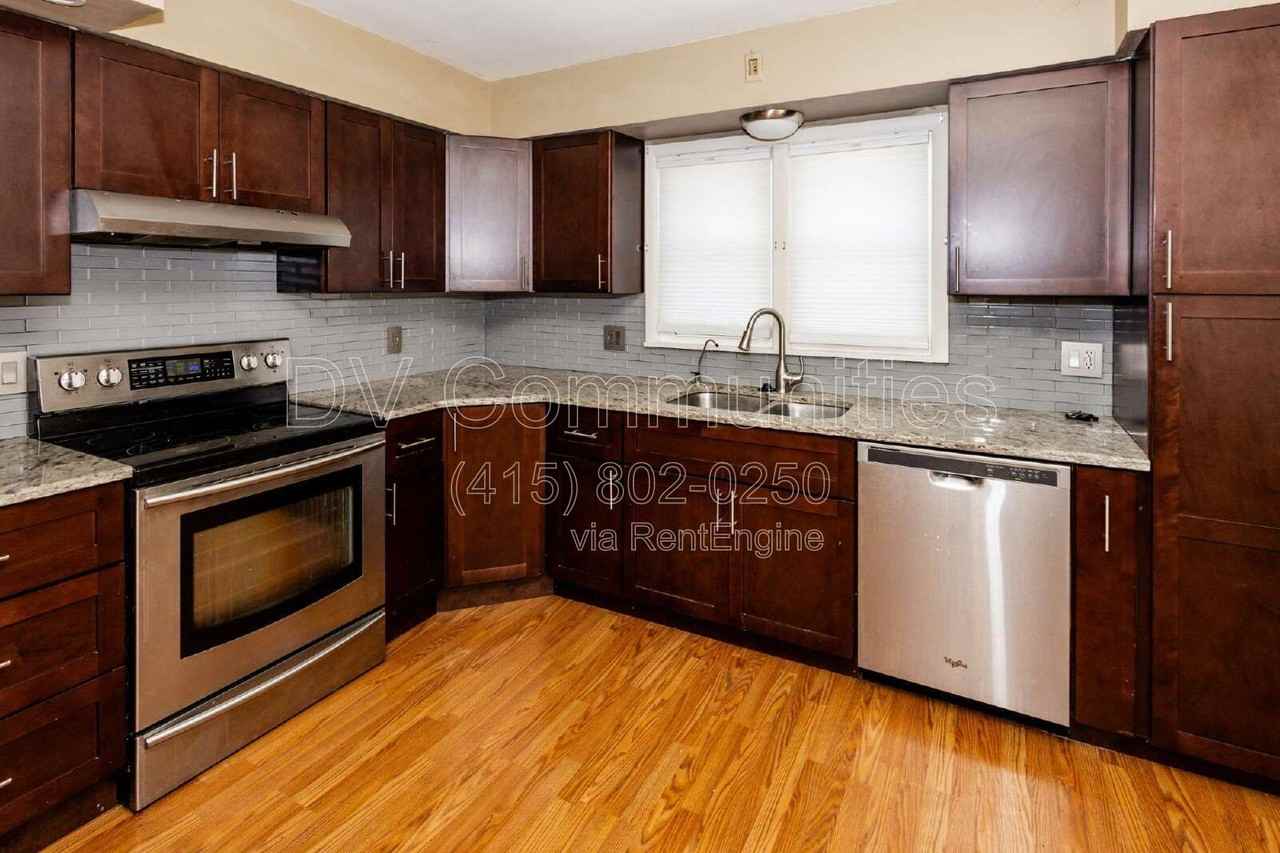 2421 12th St - Photo 7 of 19