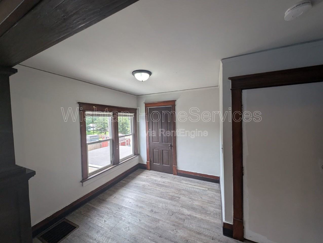 1086 N Cedar St #3 - Photo 6 of 24