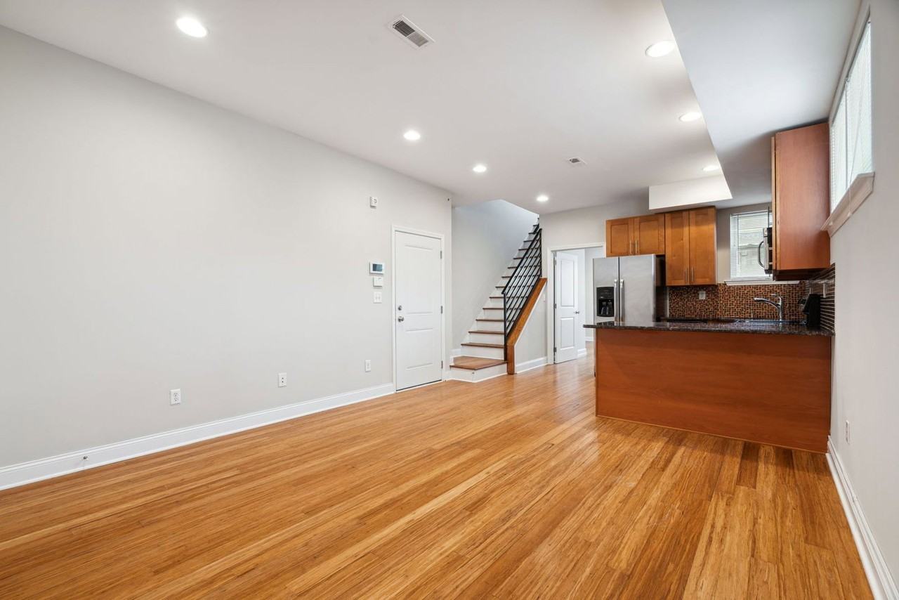 1633 Carpenter St #E - Photo 6 of 31