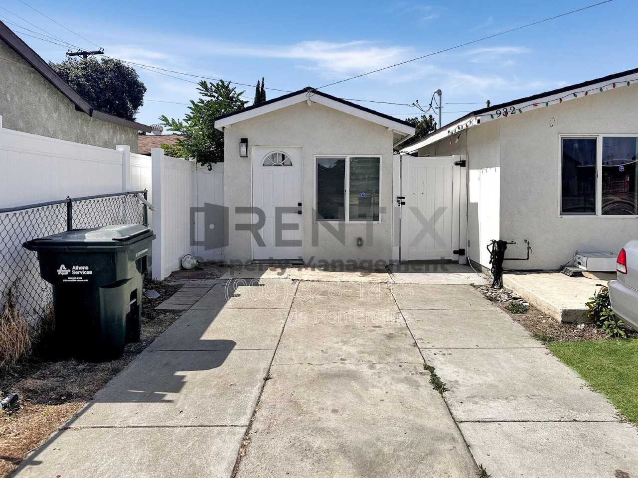 933 1/2 E Kingsley Ave - Photo 3 of 8