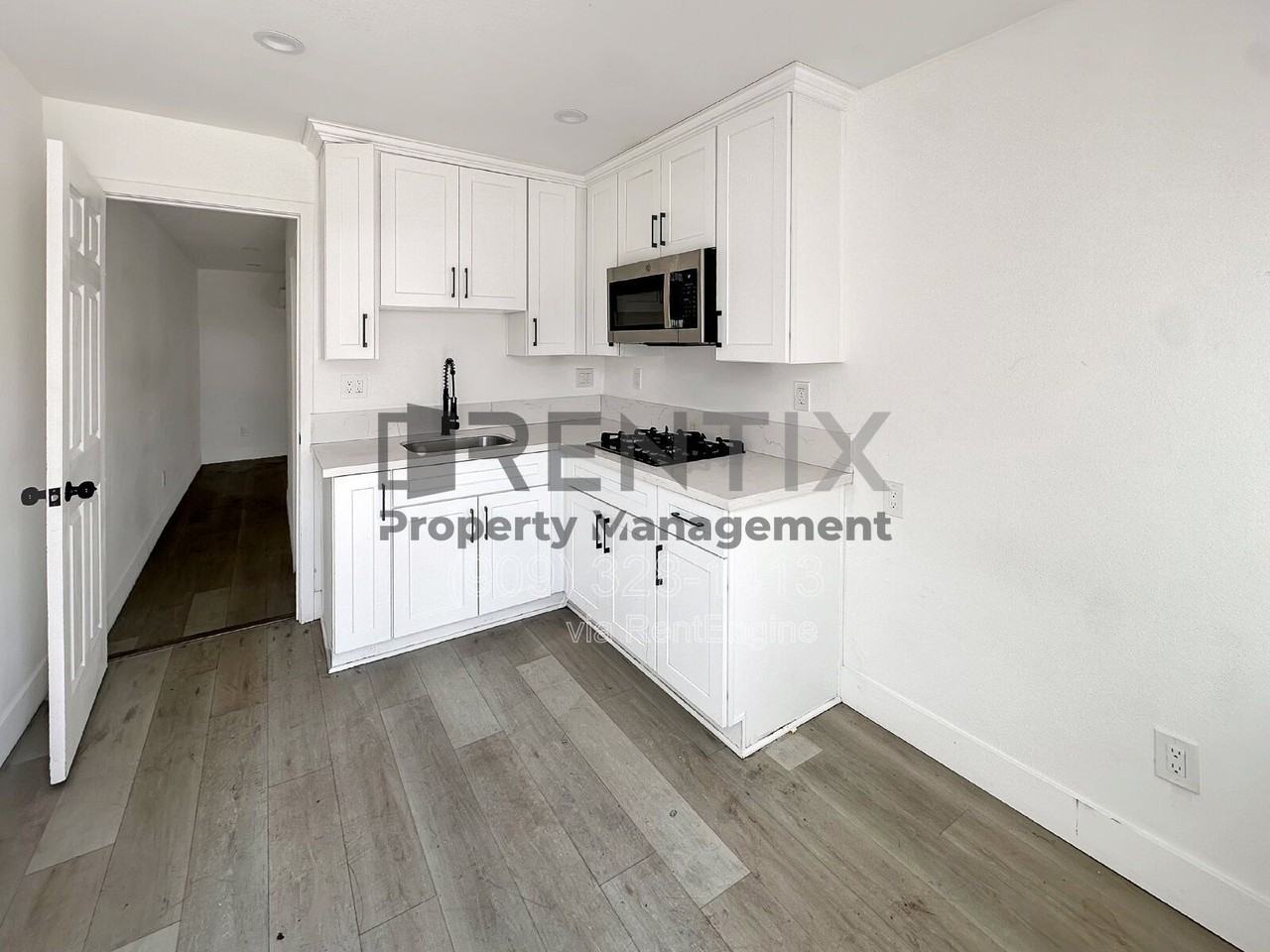 933 1/2 E Kingsley Ave - Photo 4 of 8