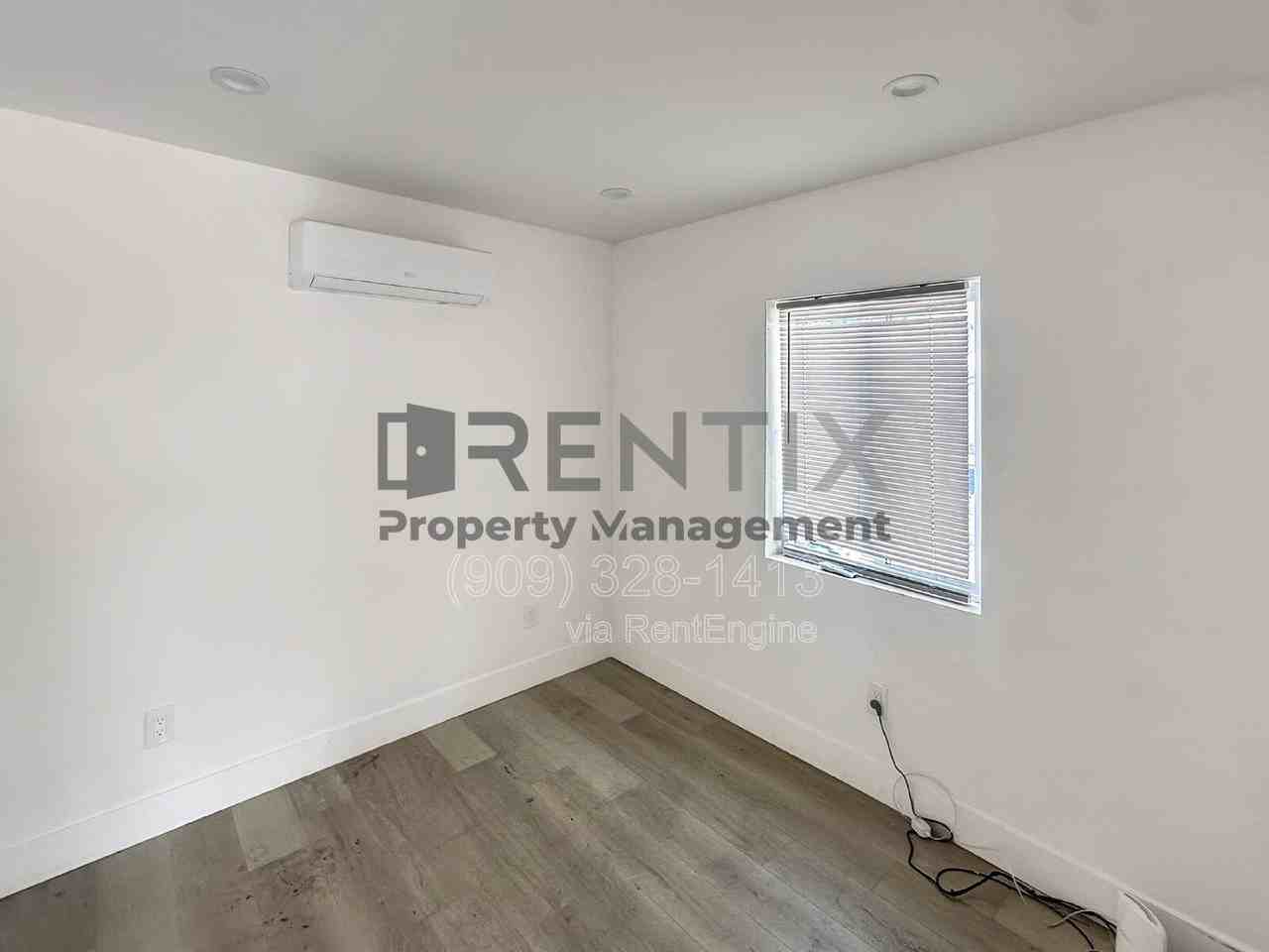933 1/2 E Kingsley Ave - Photo 7 of 8