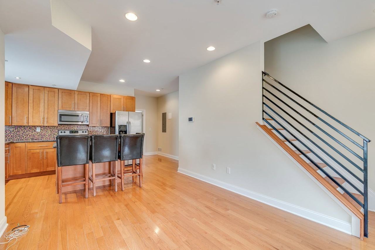 917 S 18th St #B - Photo 3 of 23
