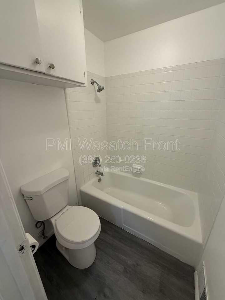 211 W 4850 S #B - Photo 3 of 4