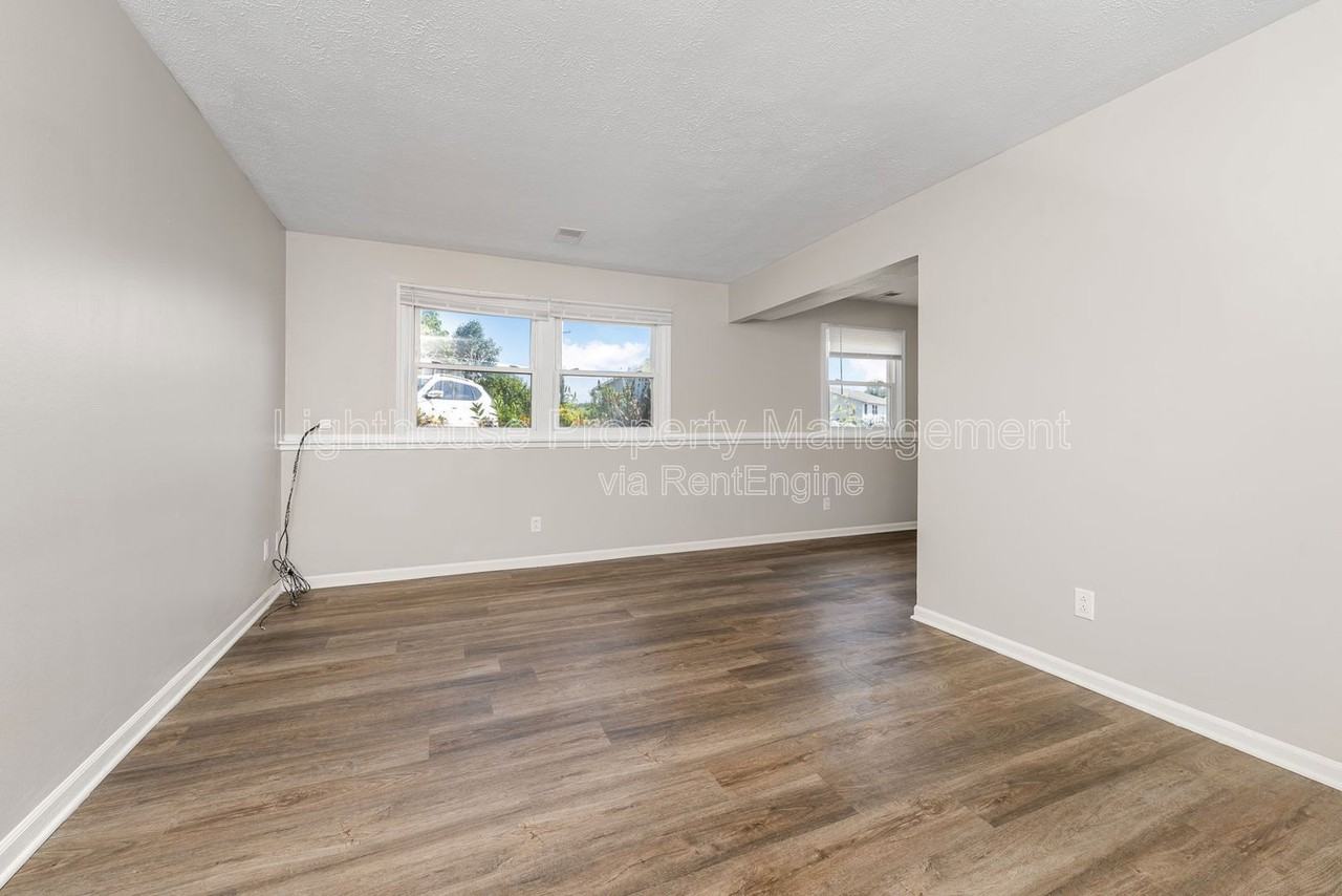 7830 S 8th St #F4 - Photo 5 of 20