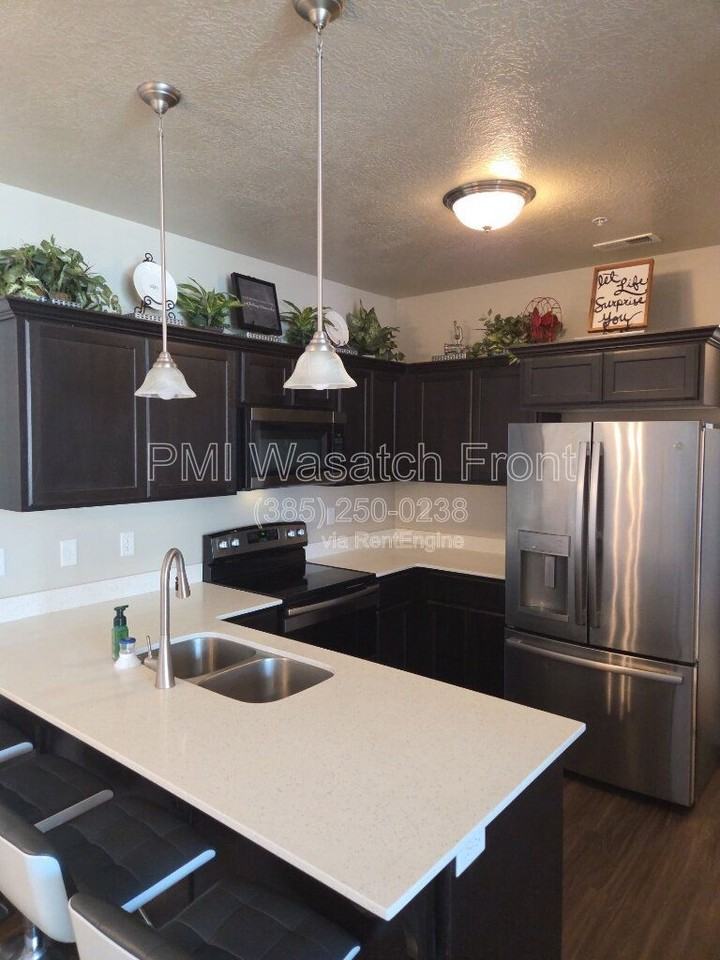3772 W 1850 N #102 - Photo 3 of 8