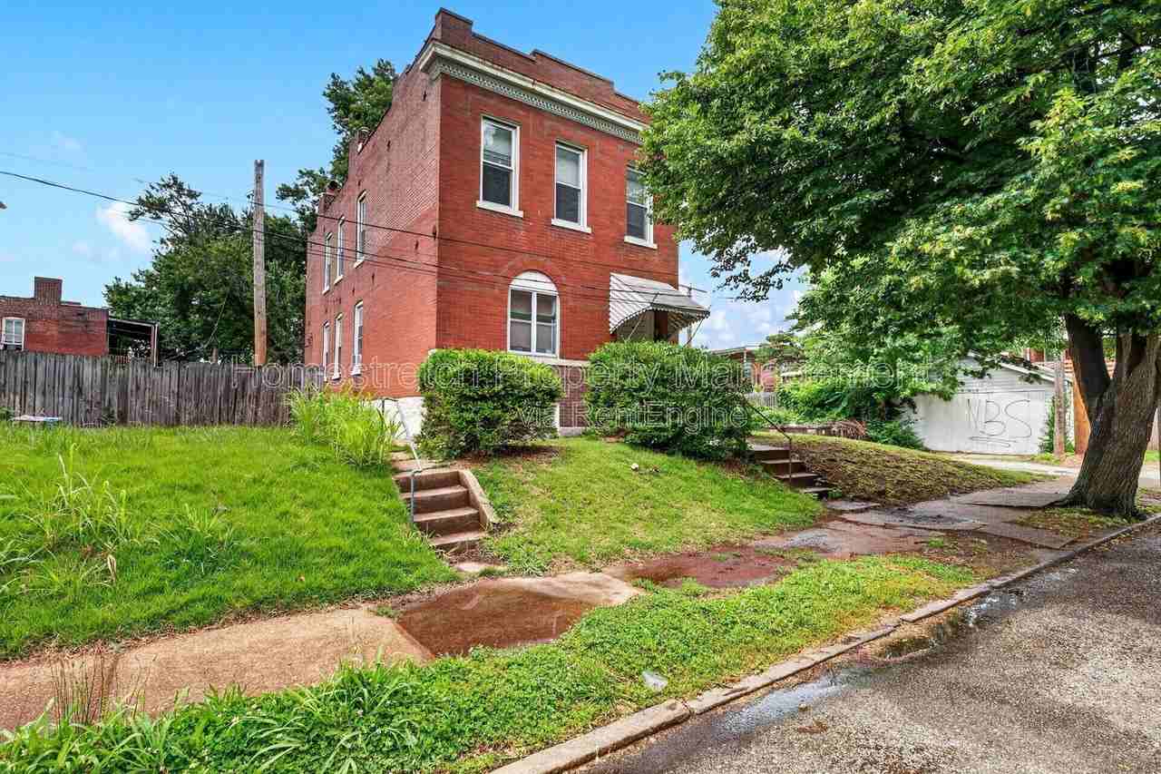 4617 S Compton Ave - Photo 2 of 20