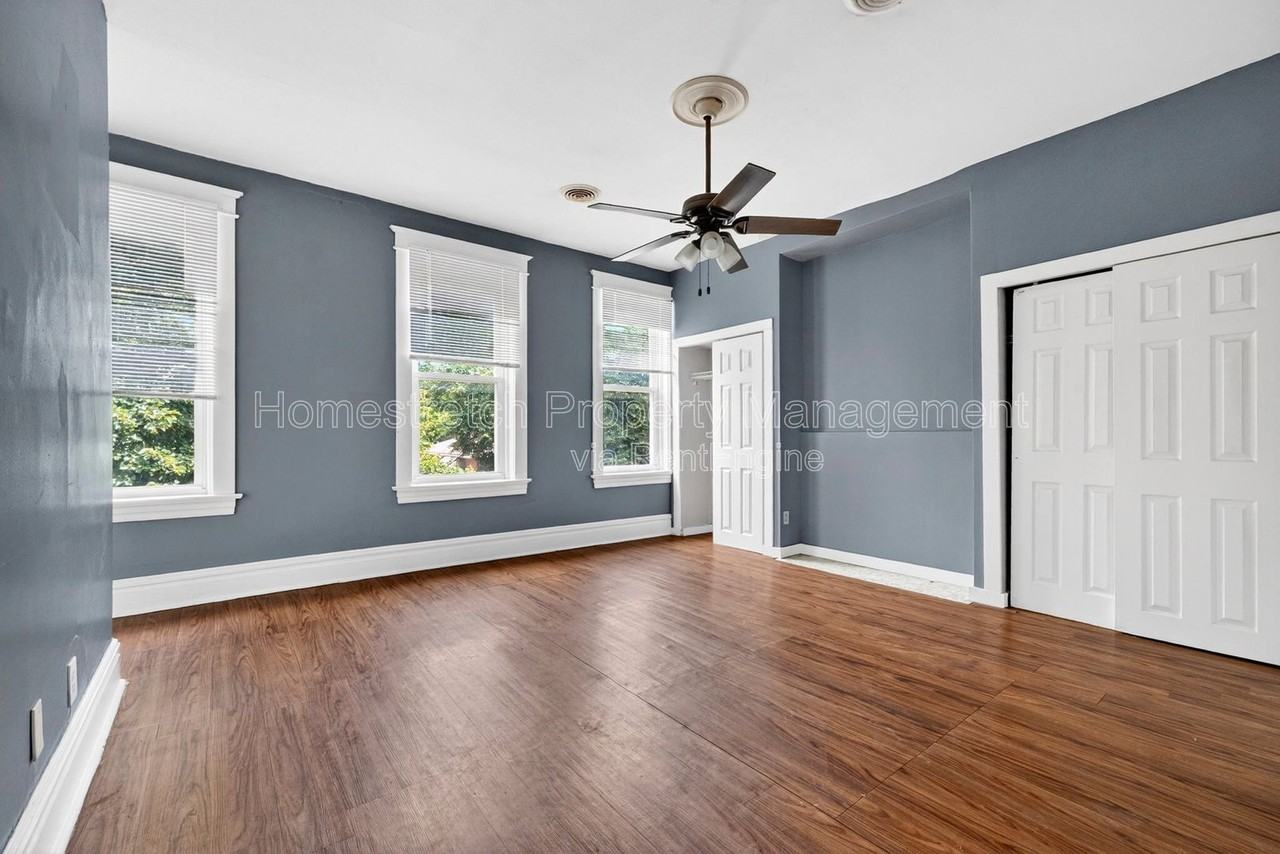 4617 S Compton Ave - Photo 4 of 20