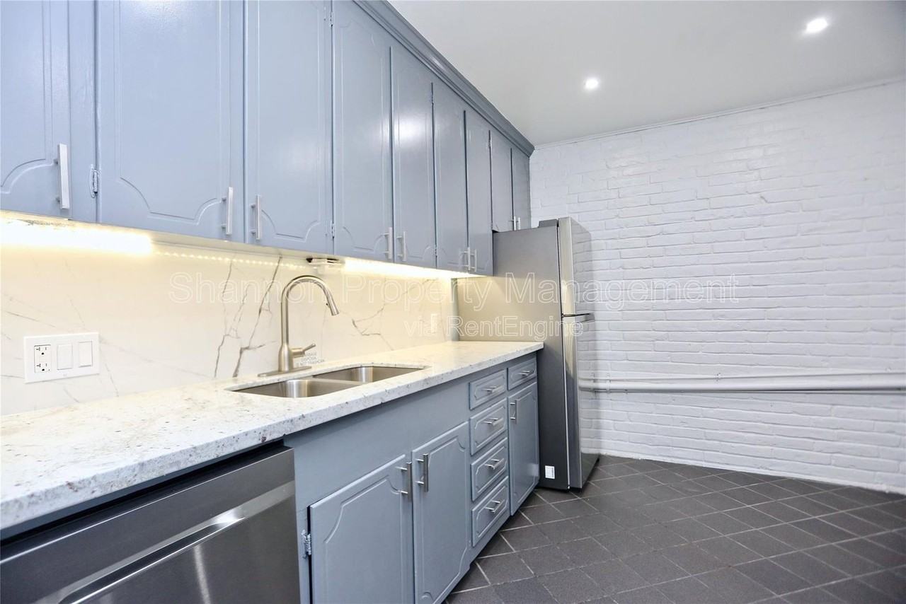 2824 Briarhurst Dr #16 - Photo 7 of 23
