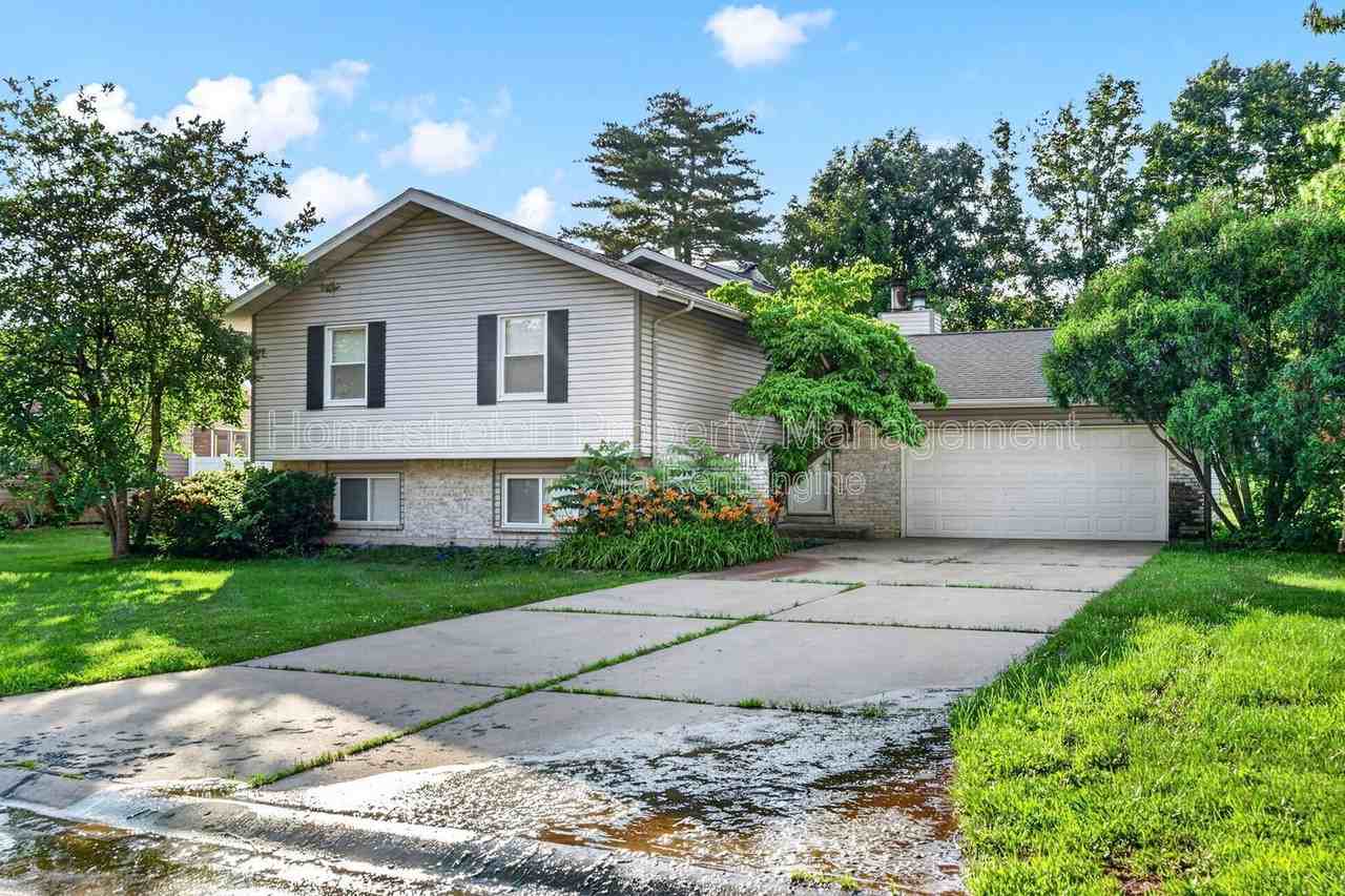 4157 Attleboro Ct - Photo 2 of 48