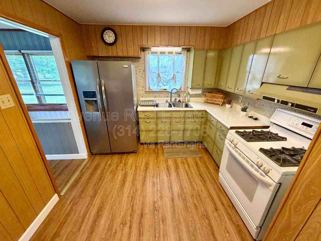 608 Connie Ln - Photo 3 of 14