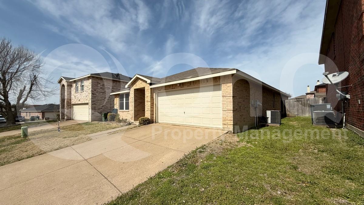 603 Ambarella St - Photo 2 of 23