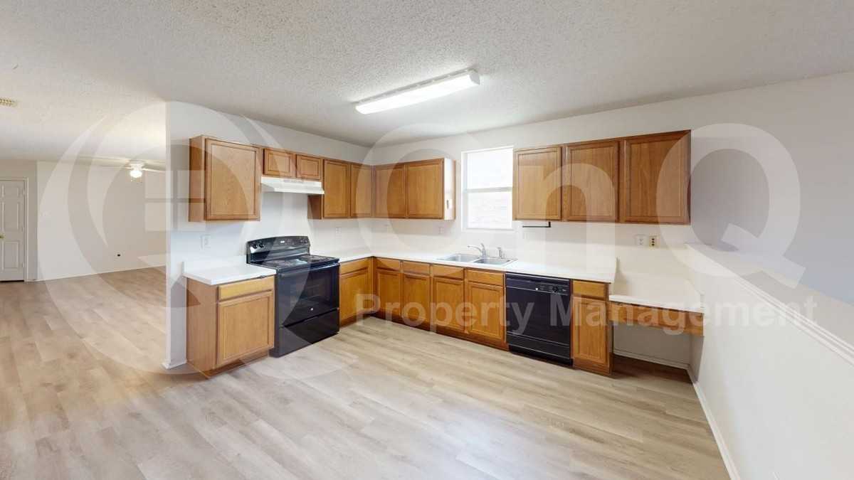 603 Ambarella St - Photo 4 of 23