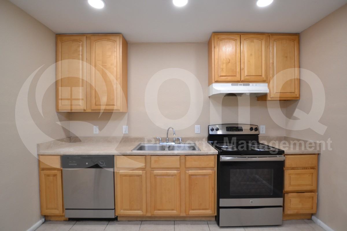 8118 N 29th Ave - Photo 3 of 19