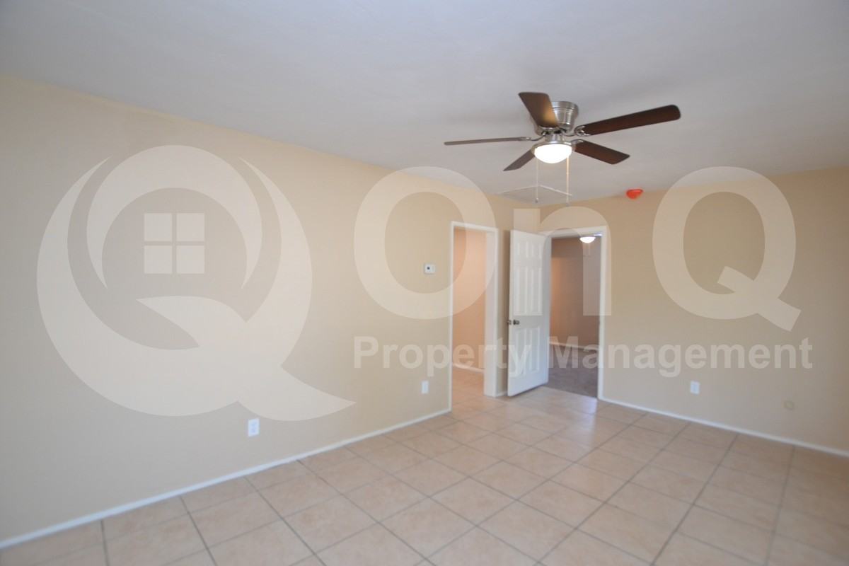 8118 N 29th Ave - Photo 6 of 19
