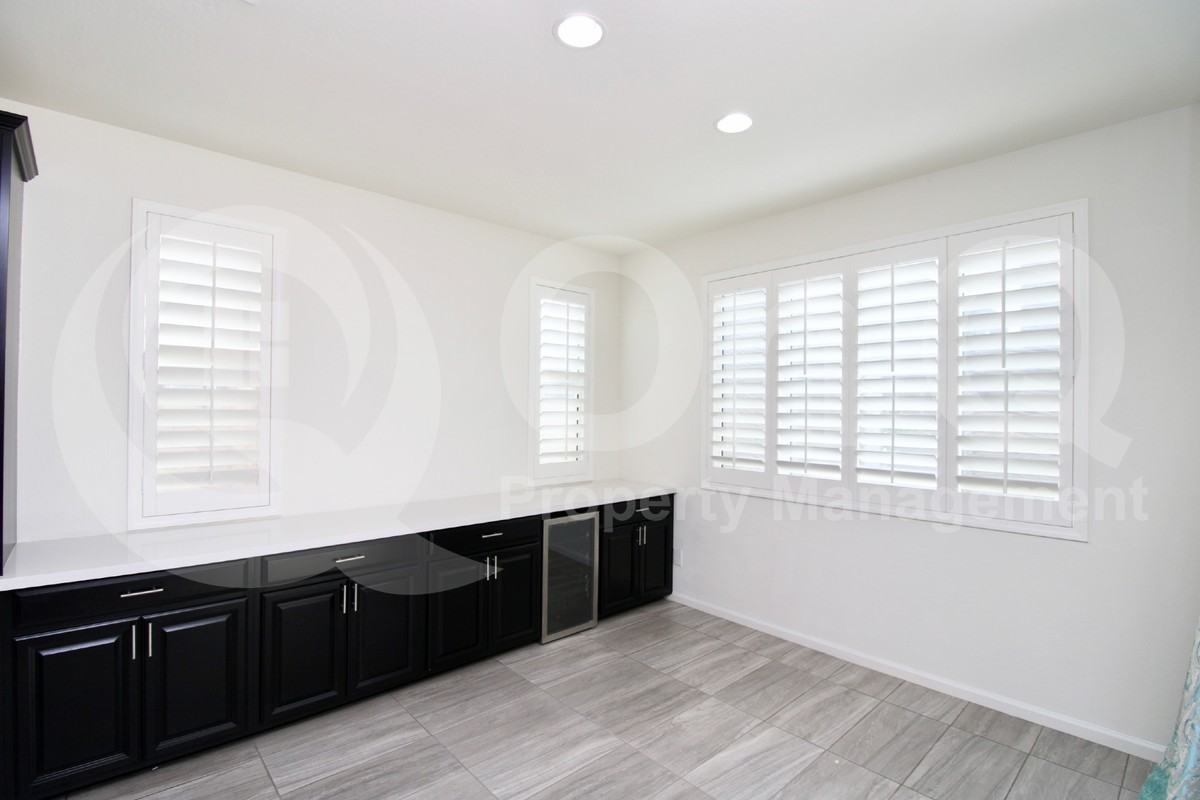 231 E Wisteria Dr - Photo 3 of 23