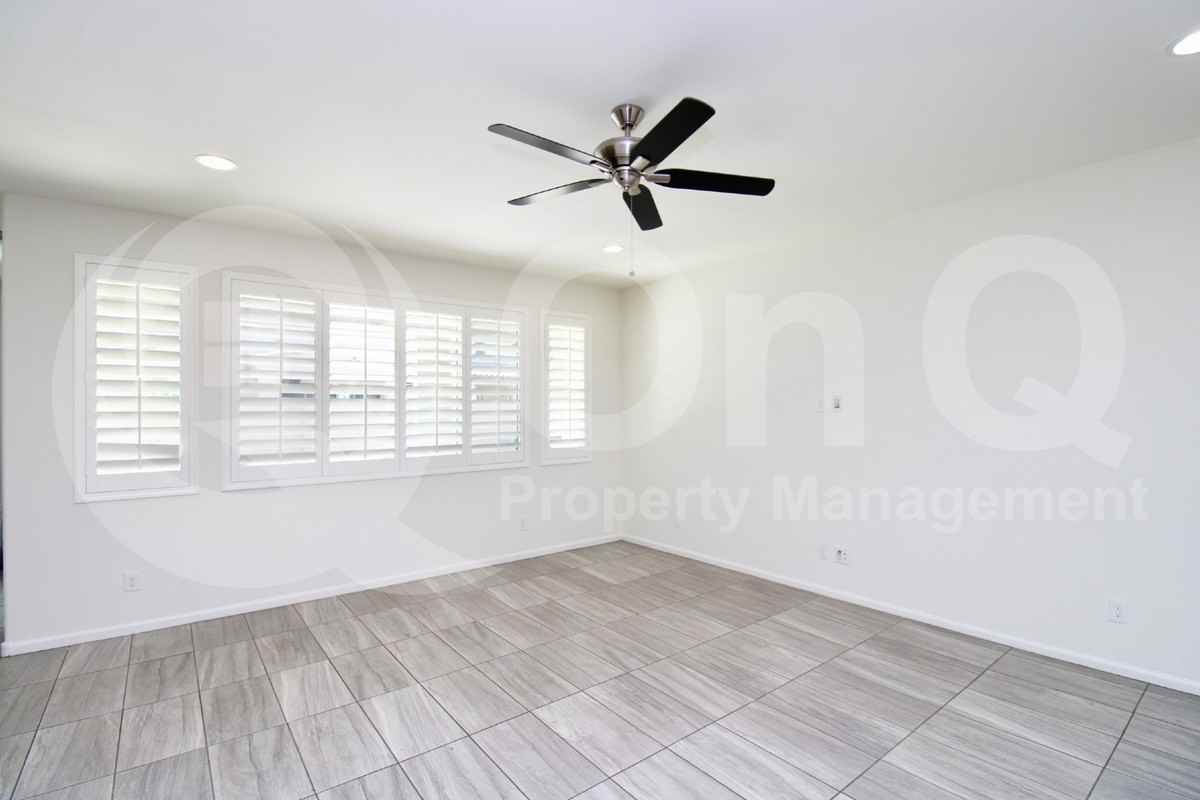 231 E Wisteria Dr - Photo 4 of 23