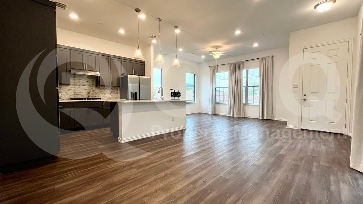 7529 Regal Ln - Photo 7 of 22