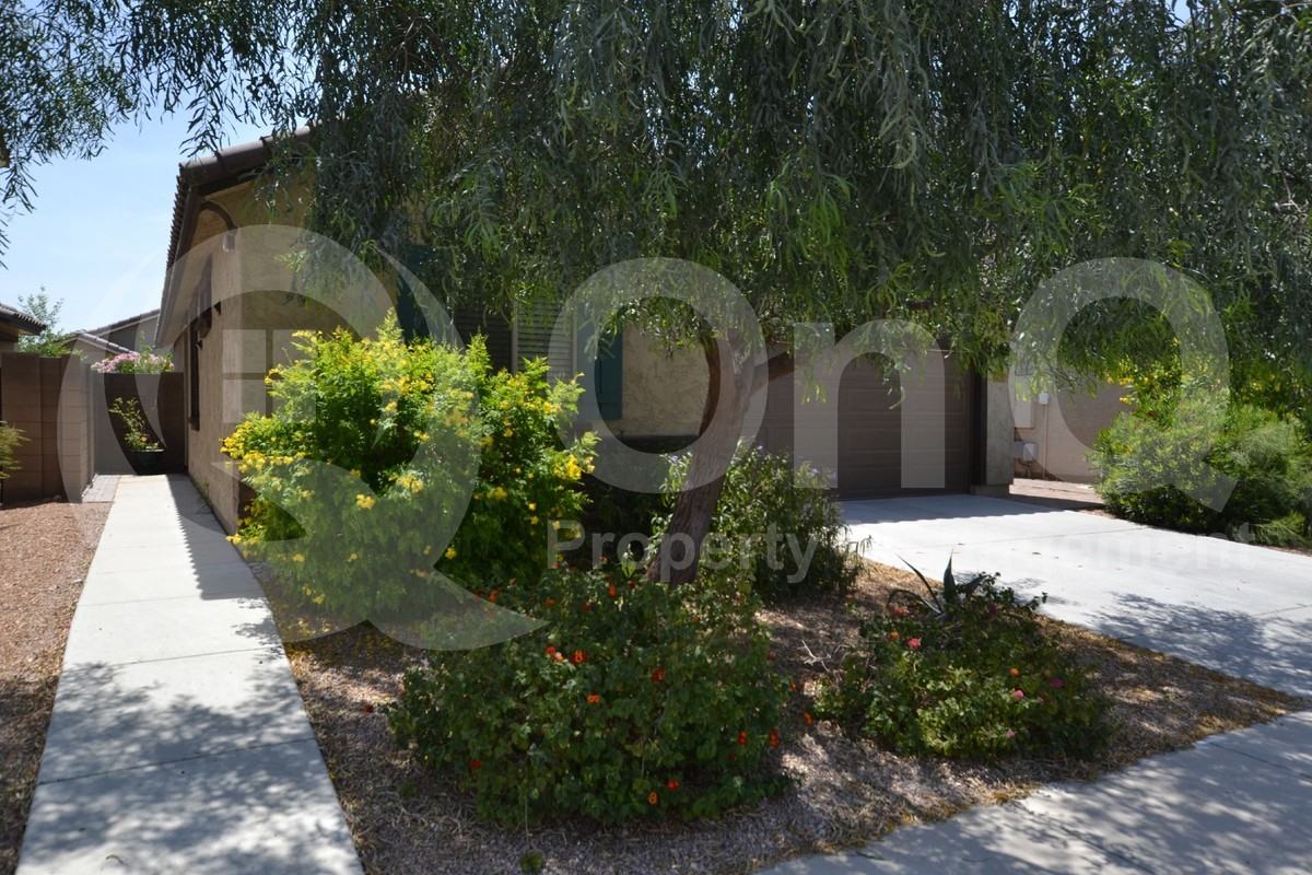 12039 W Briles Rd - Photo 3 of 17