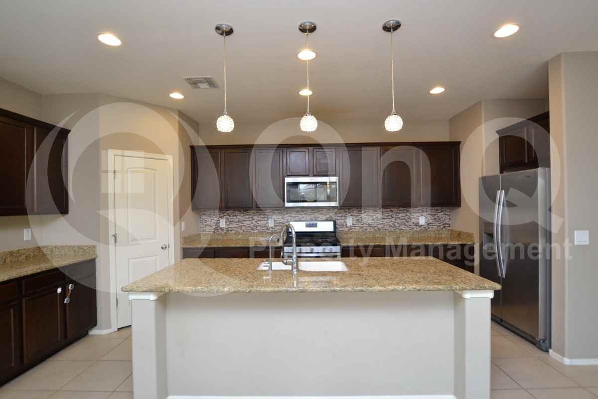 12039 W Briles Rd - Photo 4 of 17