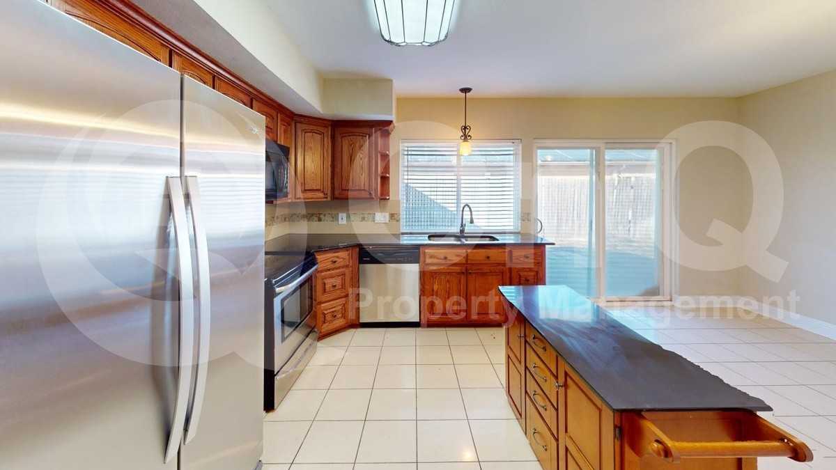 3005 Meandering Way - Photo 3 of 24