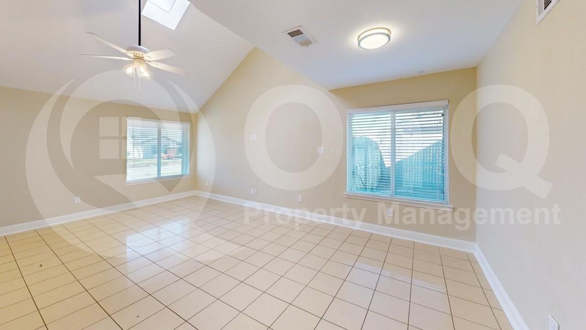 3005 Meandering Way - Photo 6 of 24